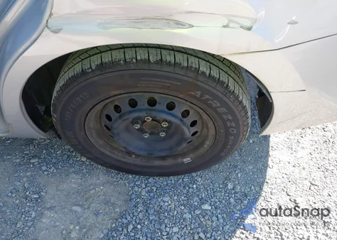 2015 Toyota Corolla L z USA, uszkodzony, nr VIN 2T1BURHE2FC284893